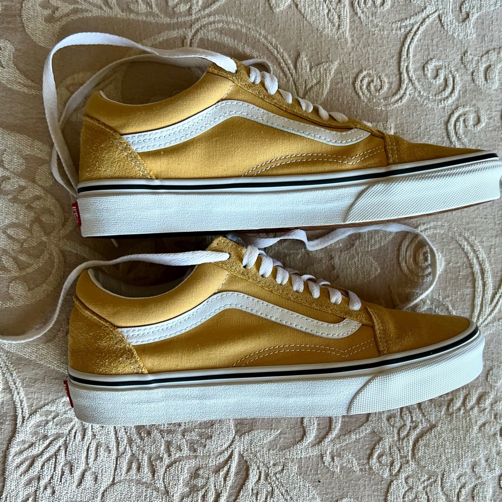NWOT Vans unisex Mustard and White Sneakers